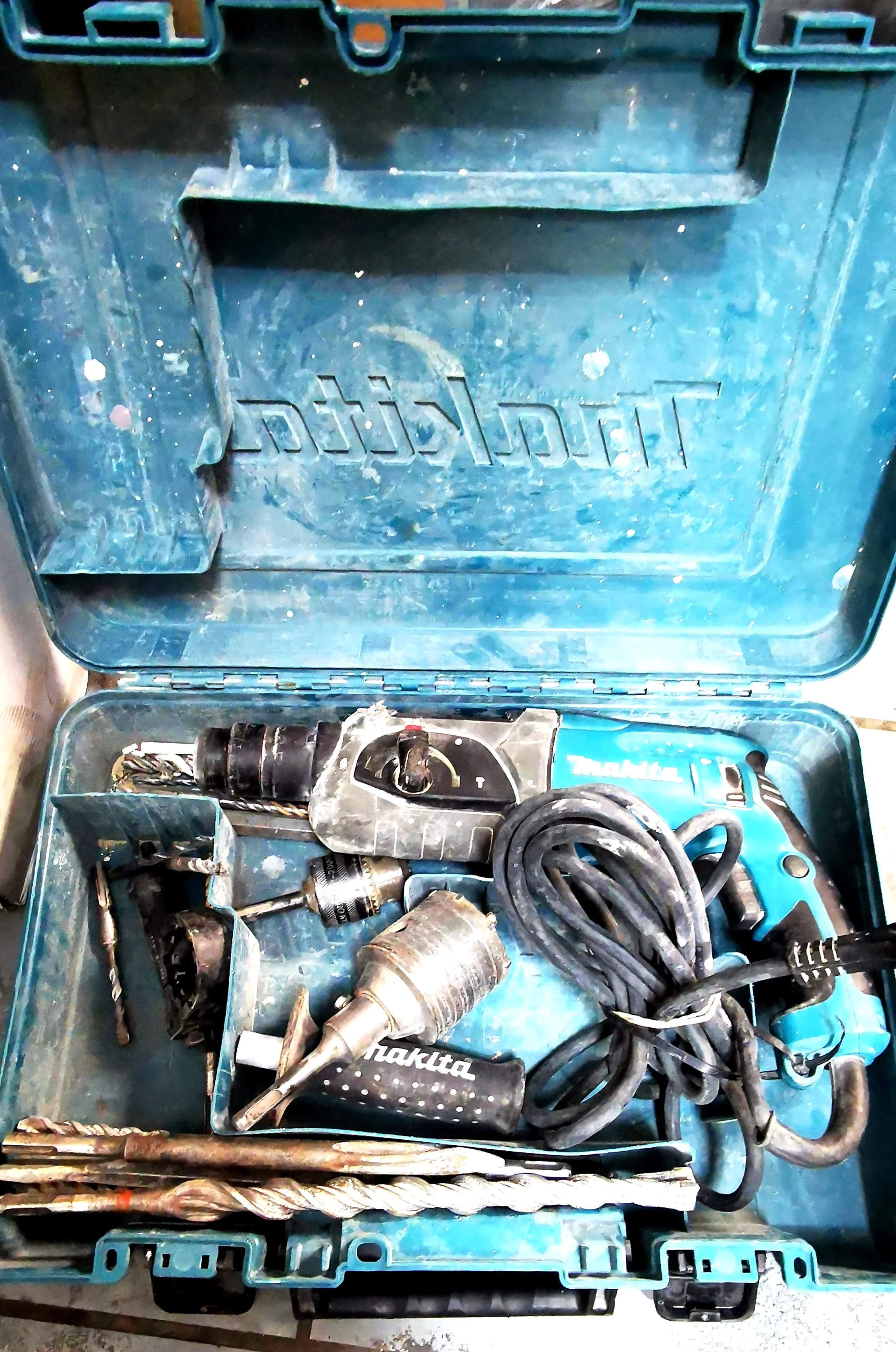 mlotowiertarka-makita-hr-2470-780w-ean-gtin-088381081658