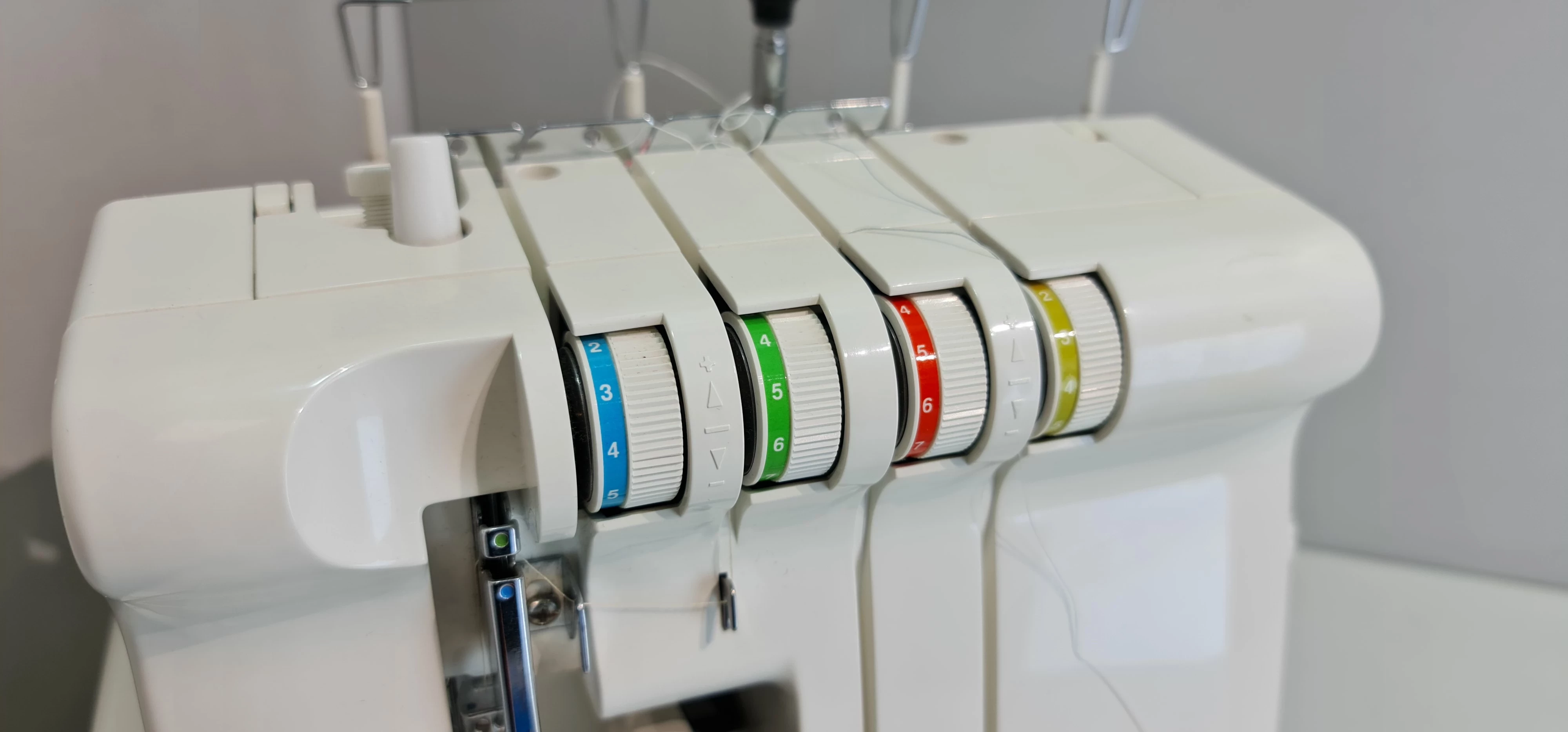 maszyna-do-szycia-overlock-pfaff-hobbylock-756-model-hobbylock-25