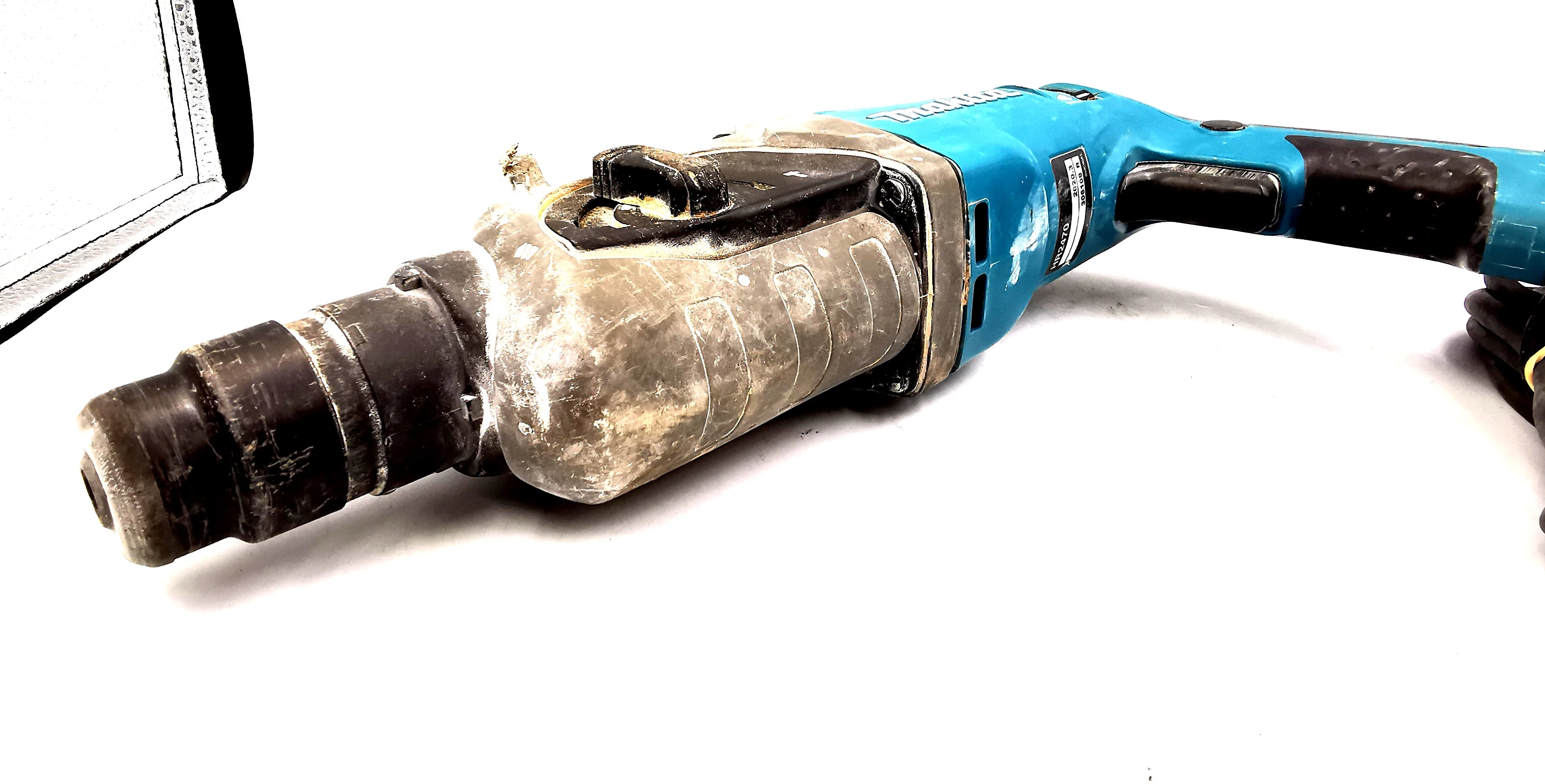 mlotowiertarka-makita-hr-2470-780w-energia-udaru-24