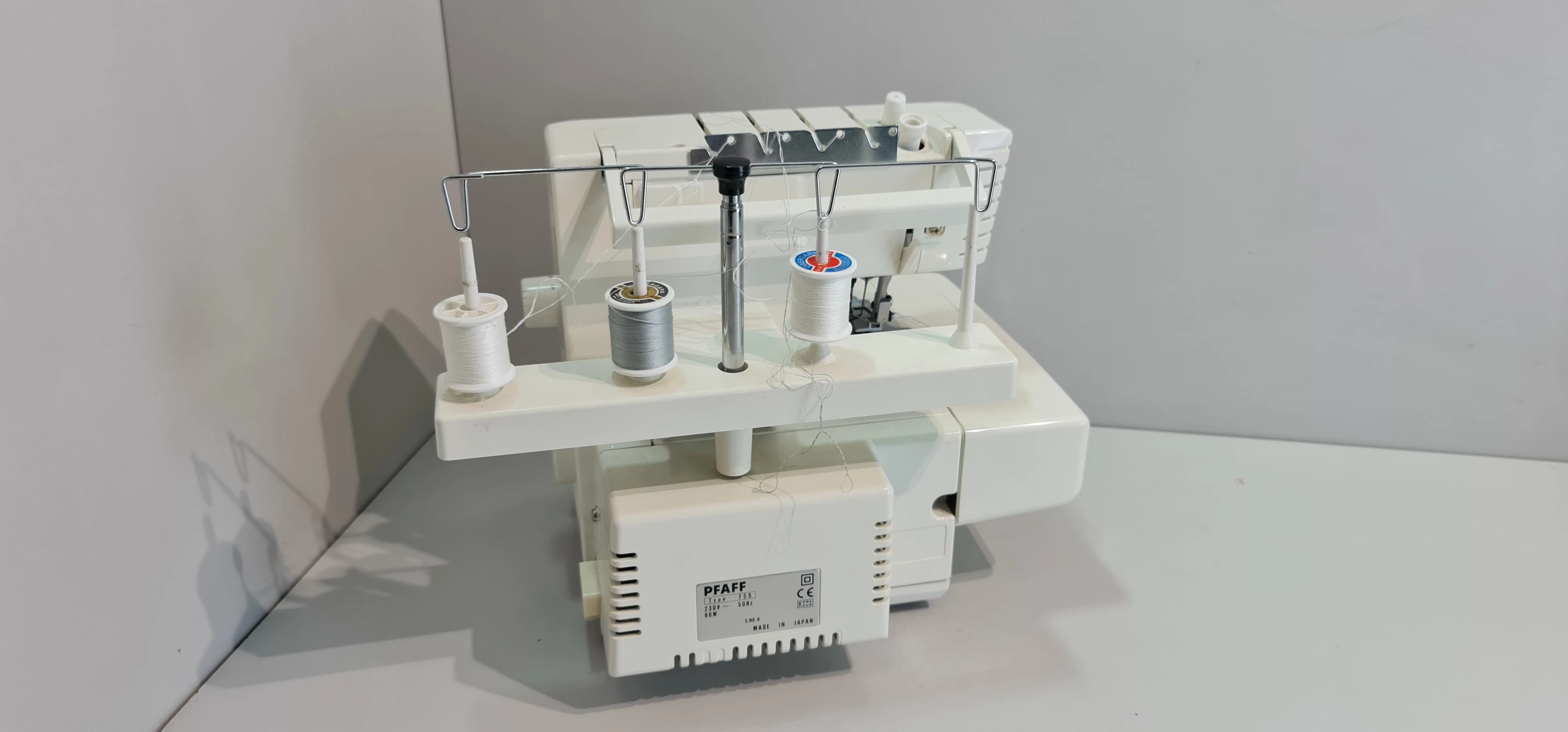 maszyna-do-szycia-overlock-pfaff-hobbylock-756-kolor-dominujacy-bialy