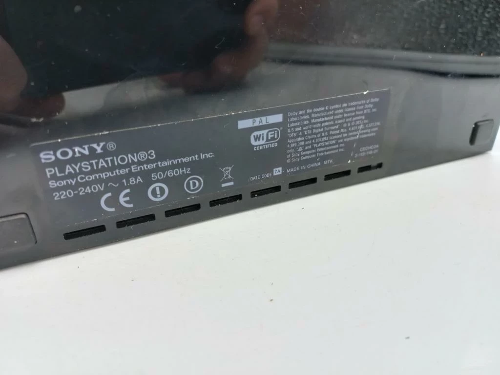 konsola-ps3-3-cechc04-2-pady-1-zamiennik-kabl-dysk-wbudowana-pamiec-60-gb