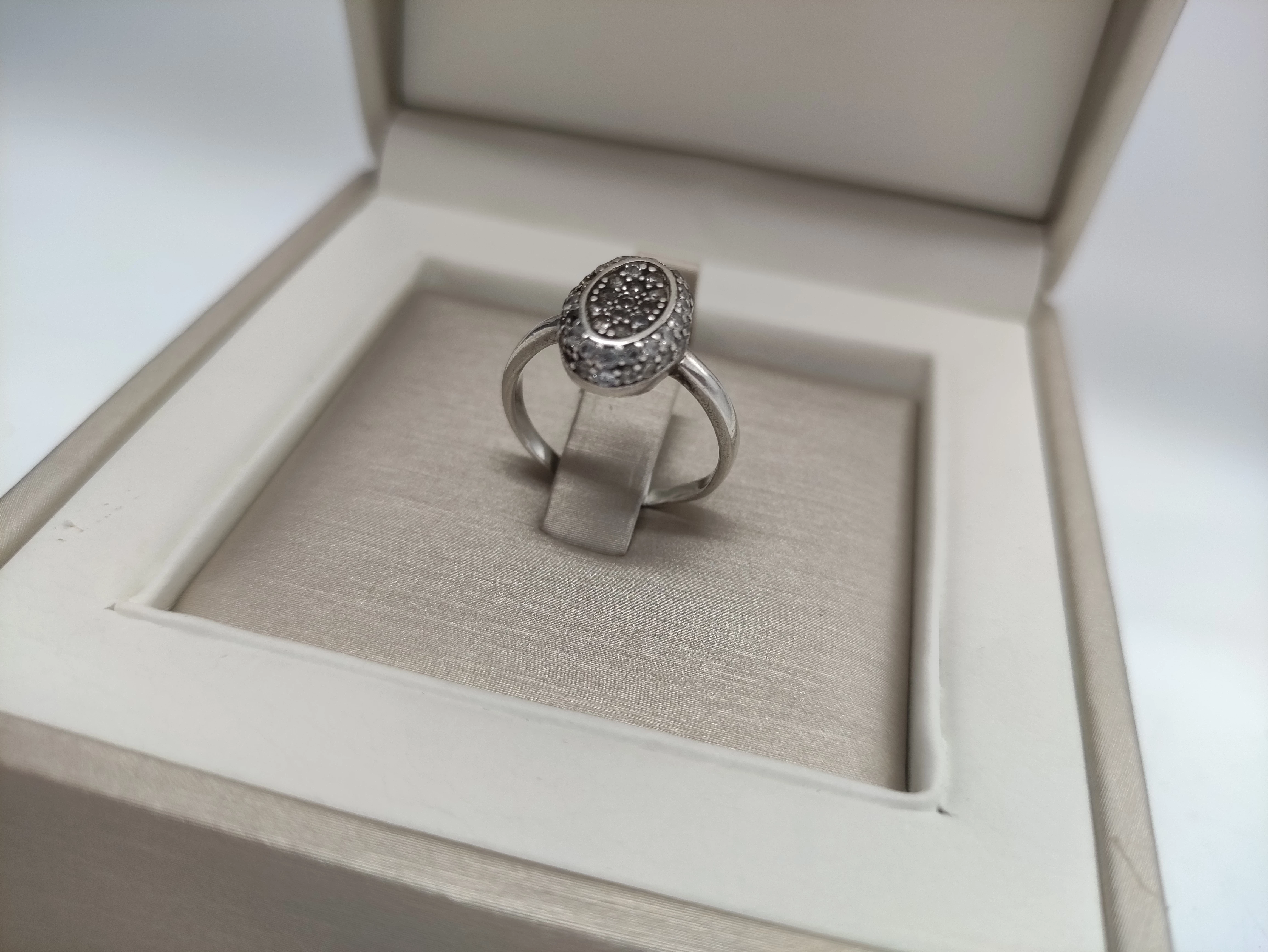 pierscionek-ze-srebra-pekniety-wyzwolenia-42-walbrzych-sj