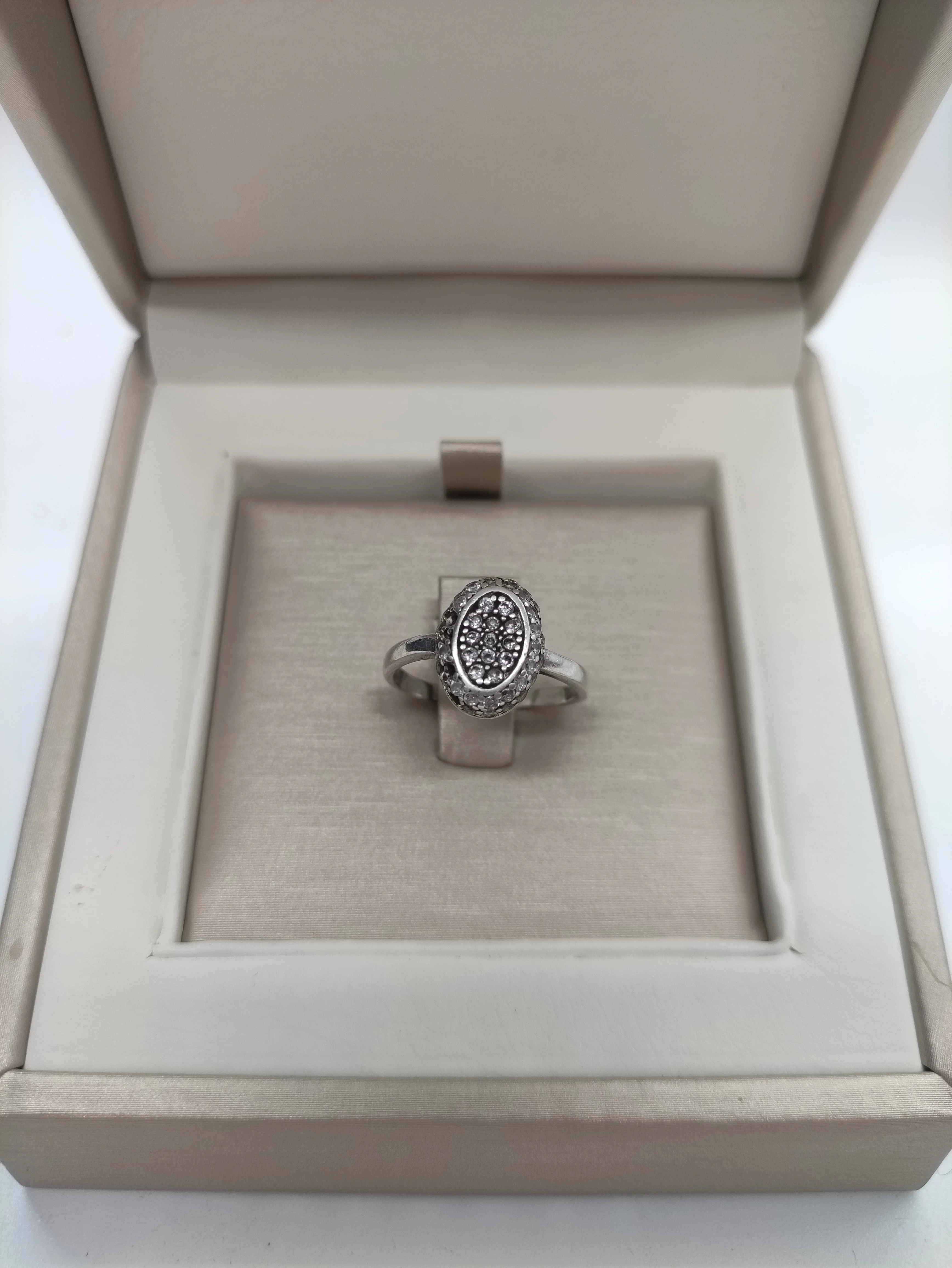 pierscionek-ze-srebra-pekniety-stan-uzywany