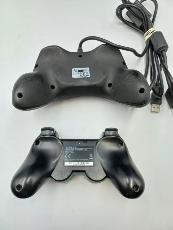 konsola-ps3-3-cechc04-2-pady-1-zamiennik-kabl-kolor-czarny