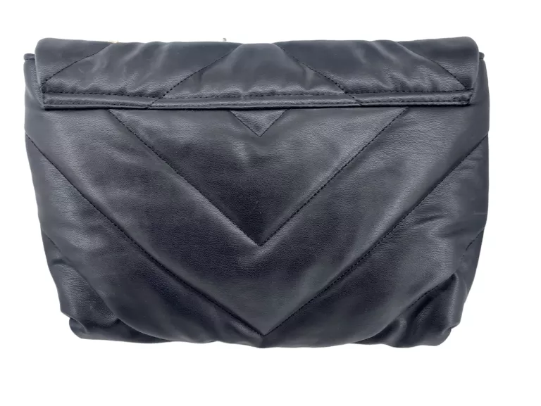 torebka-czarna-new-yoker-zloty-lancuch-material-dominujacy-poliester