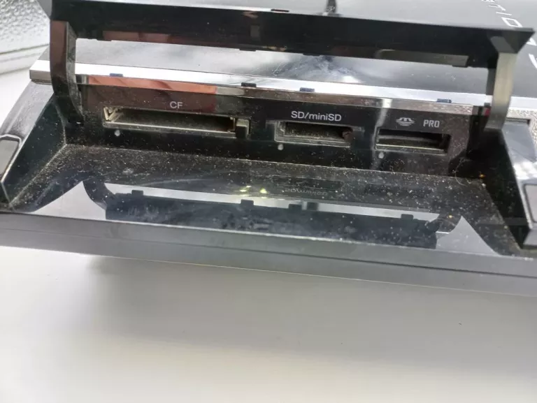 konsola-ps3-3-cechc04-2-pady-1-zamiennik-kabl-wersja-konsoli-classic