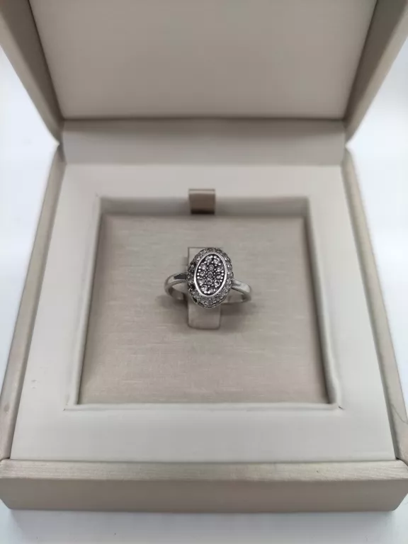 pierscionek-ze-srebra-pekniety-stan-uzywany