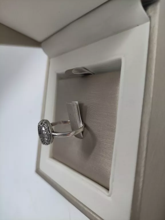 pierscionek-ze-srebra-pekniety-marka-inna-marka