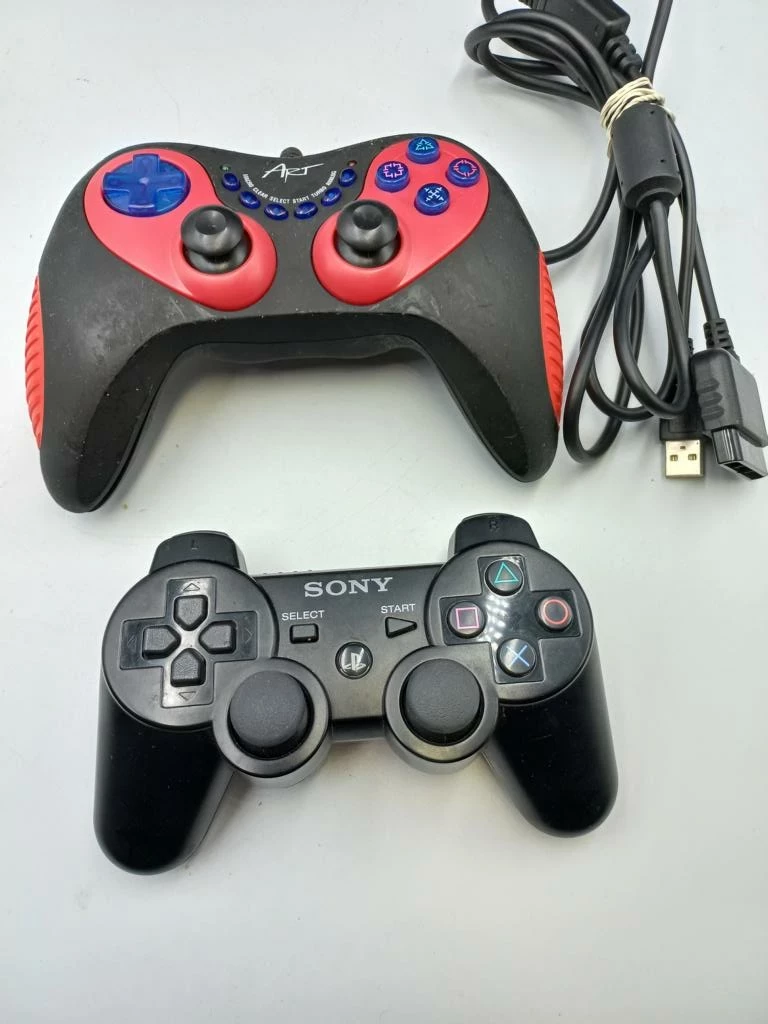 konsola-ps3-3-cechc04-2-pady-1-zamiennik-kabl-stan-uzywany