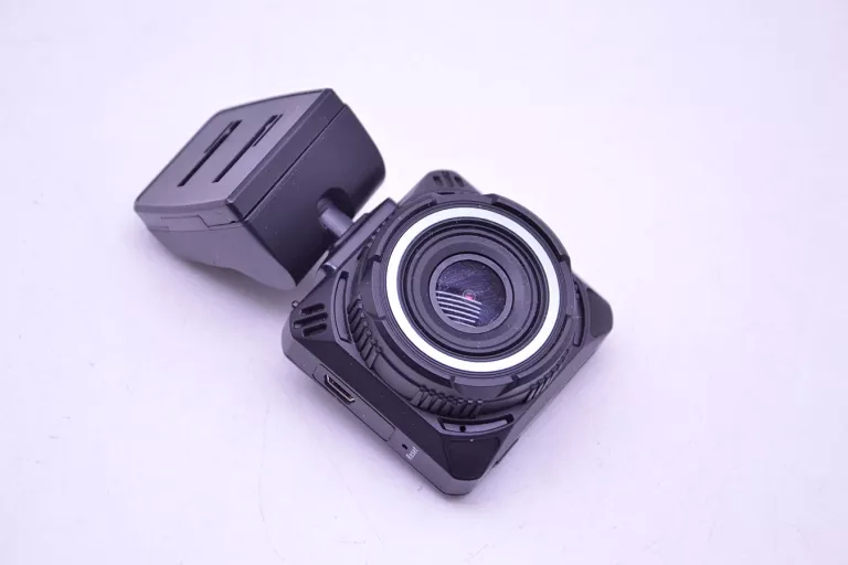WIDEOREJESTRATOR NAVITEL MSR 700 + ŁADOWARKA