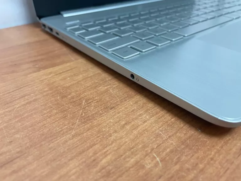 LAPTOP HP-15DW3113NW WIN11/8GB RAM/512GB SSD
