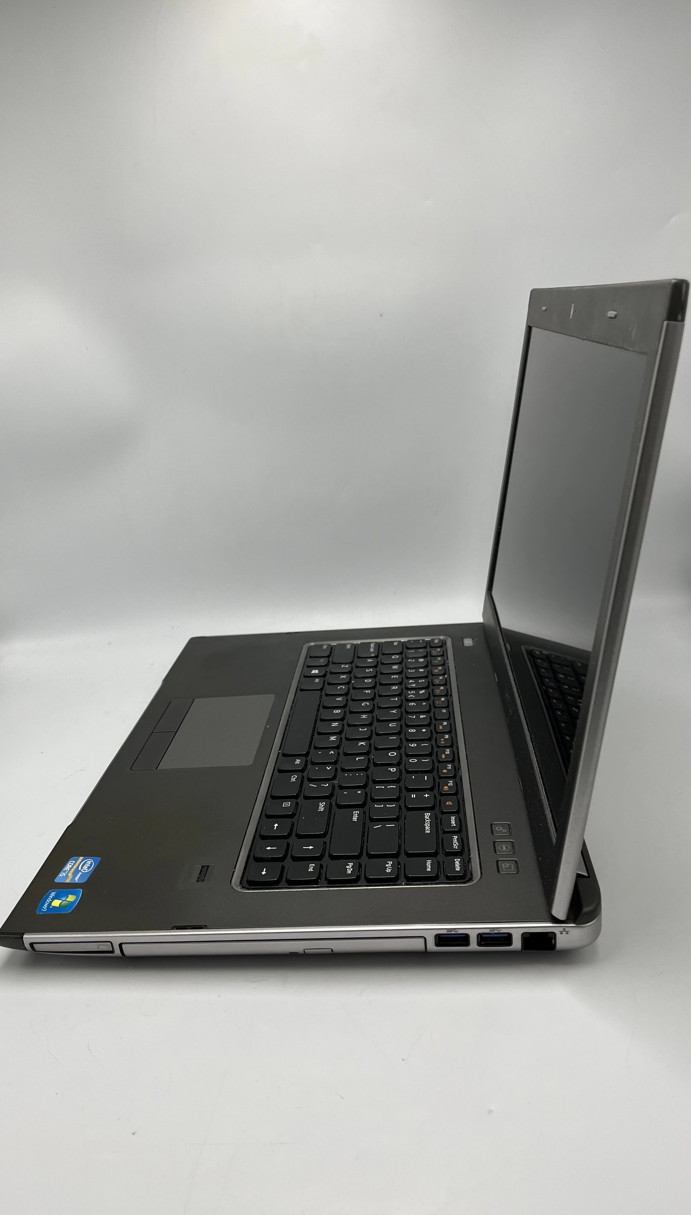 dell-vostro-3560-win-10-pro128gbamd-radeon-pojemnosc-dysku-500