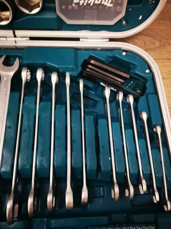 zestaw-narzedzi-makita-p-90532-227-elementow-kod-producenta-p90532