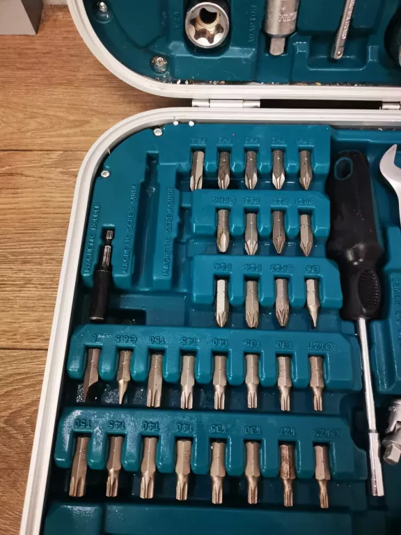 zestaw-narzedzi-makita-p-90532-227-elementow-dluga-15-zgierz