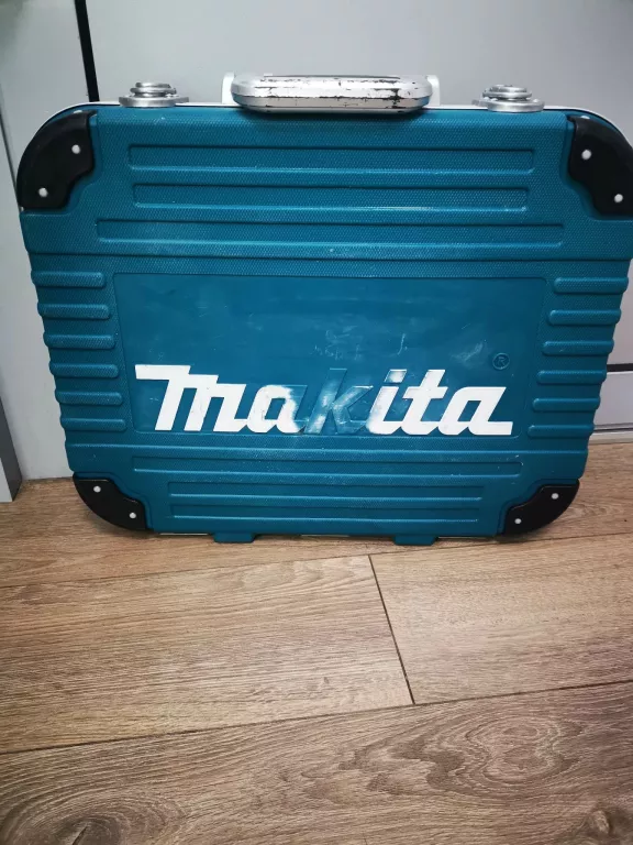 zestaw-narzedzi-makita-p-90532-227-elementow-stan-uzywany