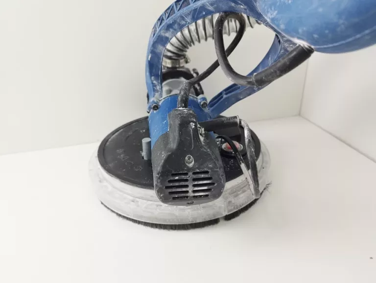 szlifierka-do-gipsu-zyrafa-dedra-ded7766-750w-marka-dedra