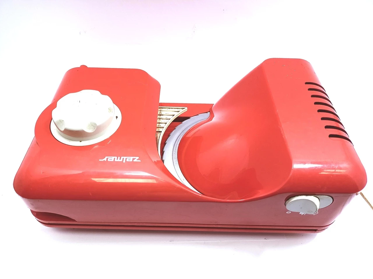 krajalnica-zelmer-typ-393-material-obudowy-tworzywo-sztuczne