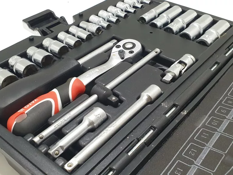 YATO ZESTAW KLUCZY NASADOWYCH 1/4'' 25SZT YT-1446