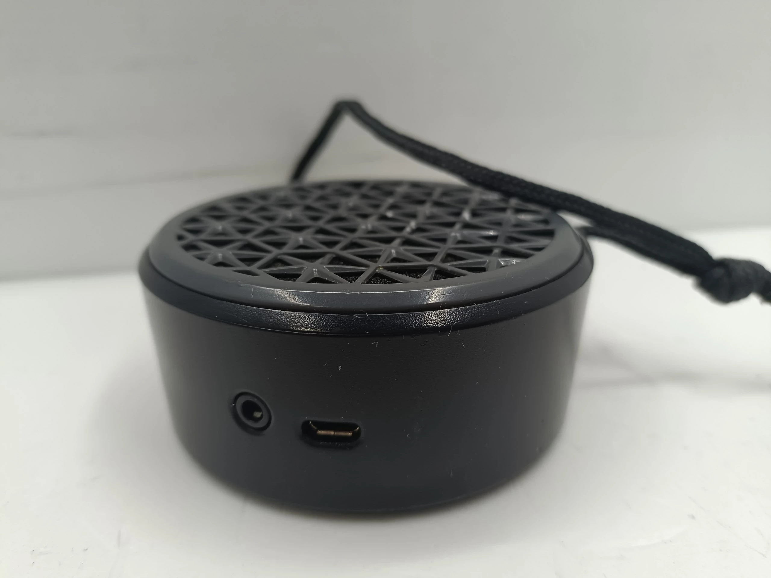 glosnik-mobilny-logitech-x50-zielony-rynek-18-sj-wloclawek