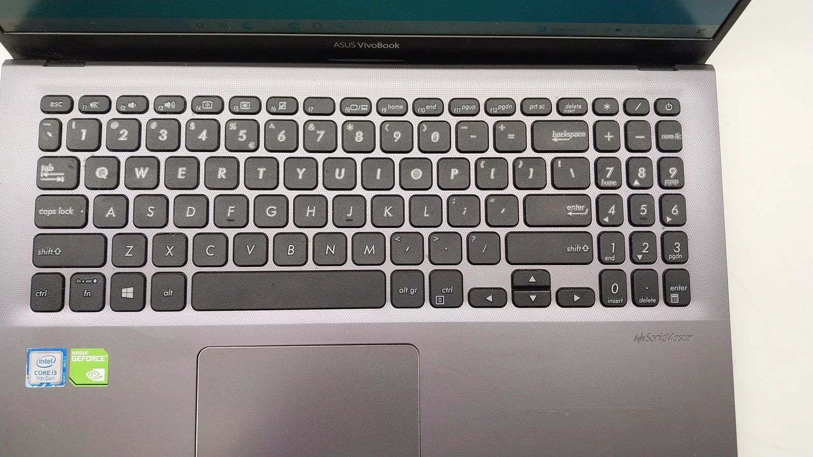 laptop-asus-vivobook-15-f512u-przekatna-ekranu-1560