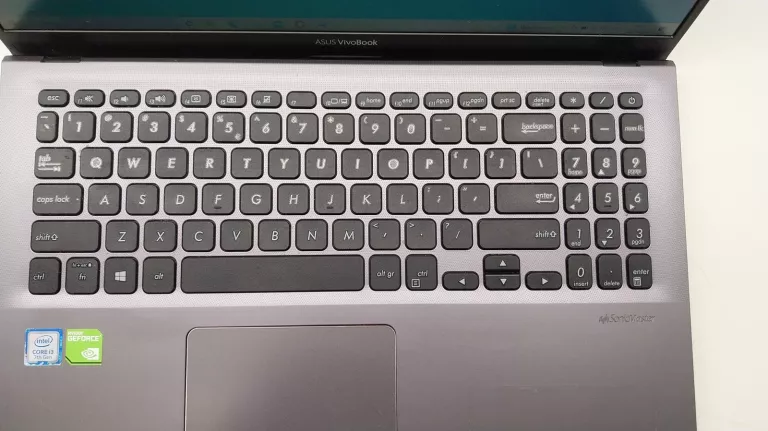 laptop-asus-vivobook-15-f512u-przekatna-ekranu-1560