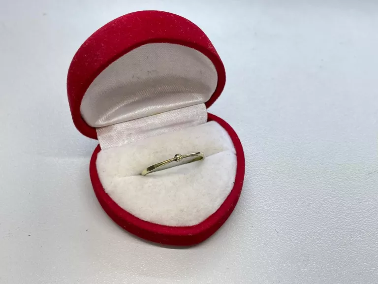 delikatny-zloty-pierscionek-5-stycznia-56-wolsztyn-klauf