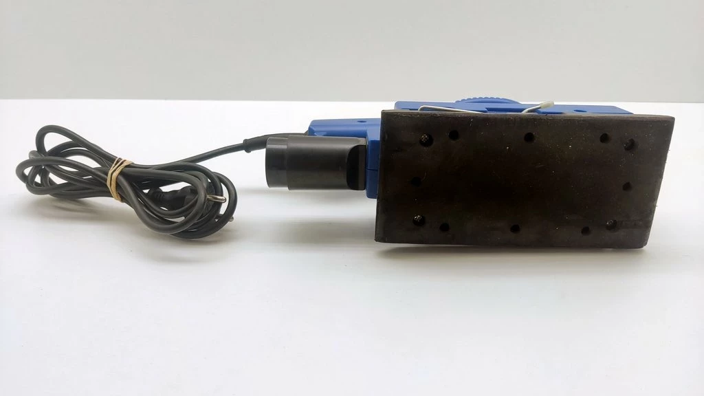 dobra-szlifierka-oscylacyjna-heston-53hg013-135w-rodzaj-zasilania-akumulatorowa