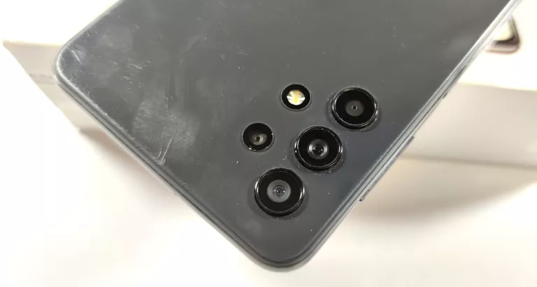 telefon-samsung-galaxy-a32-5g-przekatna-ekranu-650