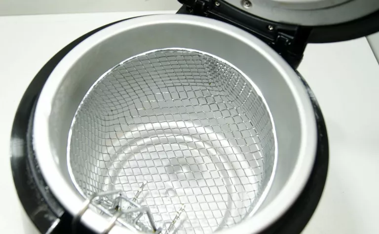 PRAKTYCZNA FRYTKOWNICA TEFAL PRINCIPIO 1000 W