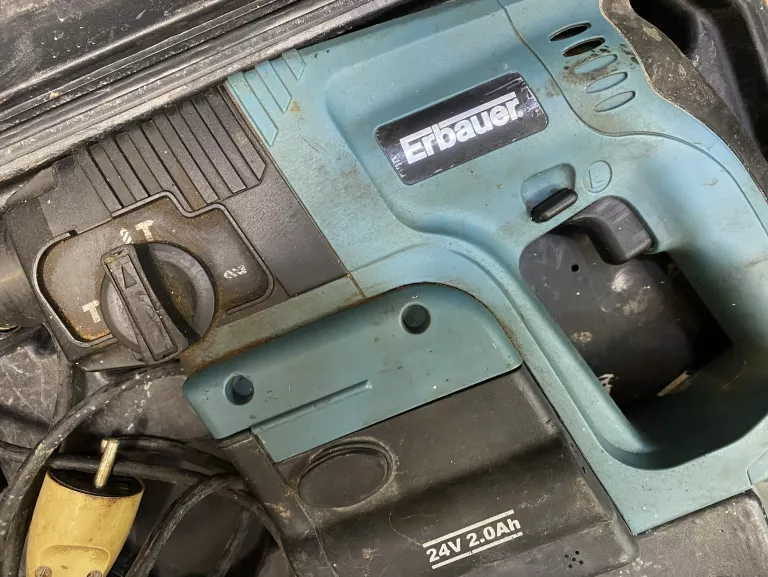 MŁOTOWIERTARKA ERBAUER ERF267SDS