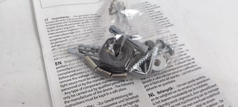 lampa-scienna-performance-in-lighting-quasar-30-kolor-11484-2