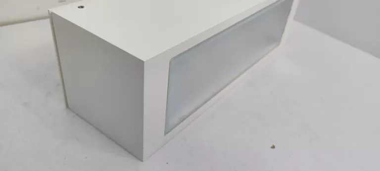 lampa-scienna-performance-in-lighting-quasar-30-dlugoscwysokosc-4400