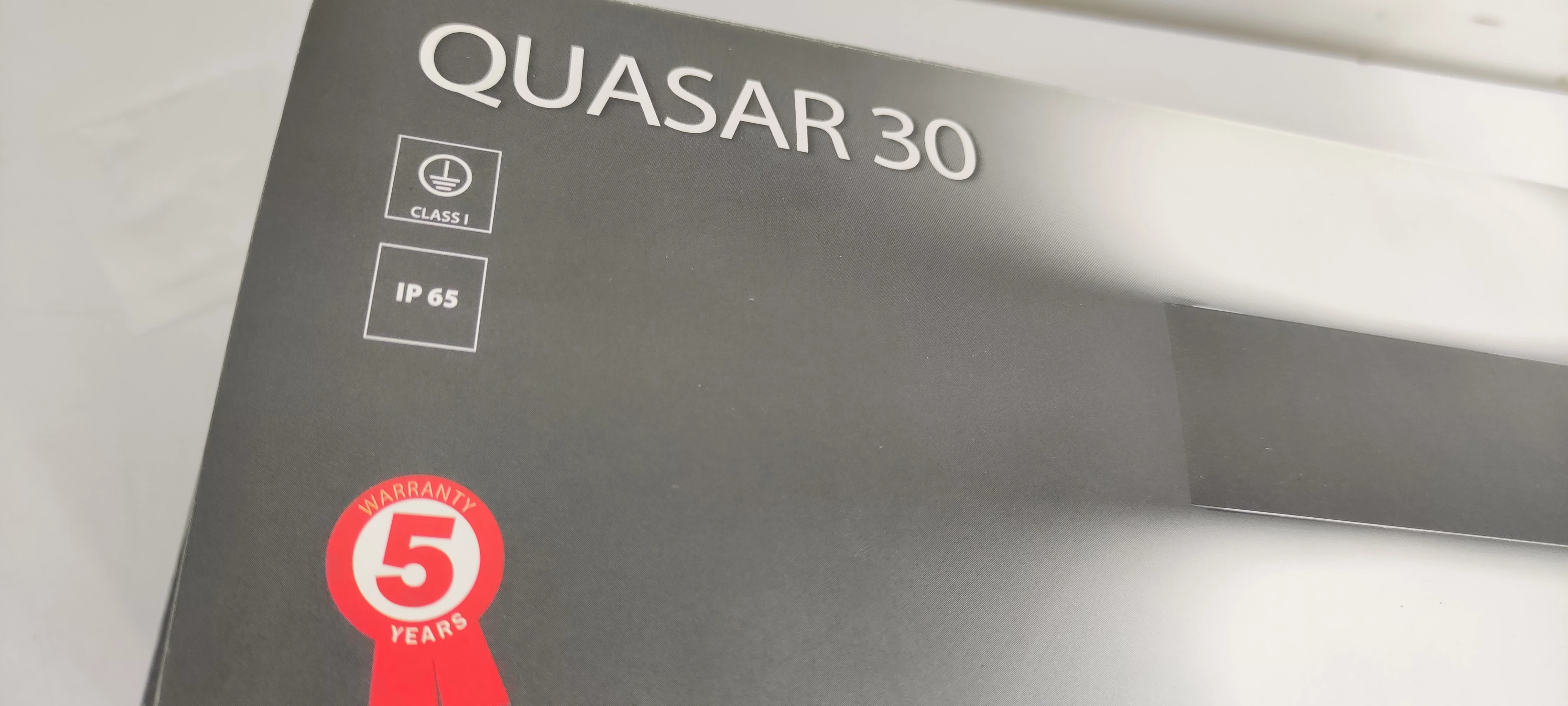 lampa-scienna-performance-in-lighting-quasar-30-klasa-efektywnosci-energetycznej-247945-838297