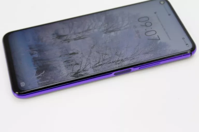 TELEFON HUAWEI NOVA 5T 6/128 GB KOMPLET