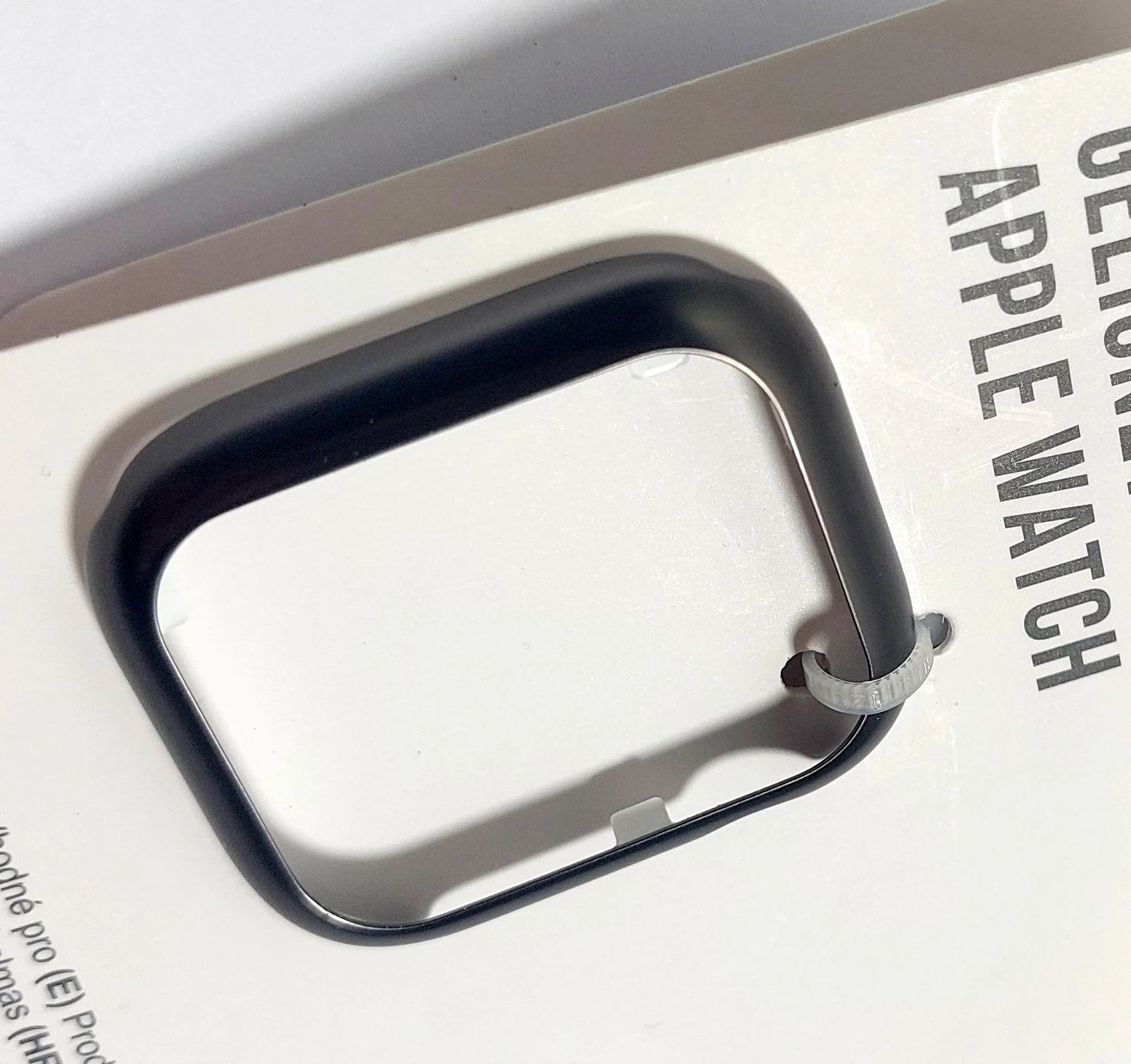 etui-ramka-do-apple-watch-grafit-41mm-ean-gtin-8886463680032