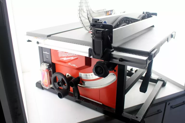 MILWAUKEE M18 FTS210 PIŁA STOŁOWA 210MM