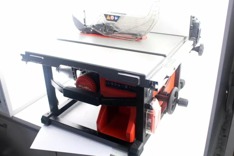 MILWAUKEE M18 FTS210 PIŁA STOŁOWA 210MM