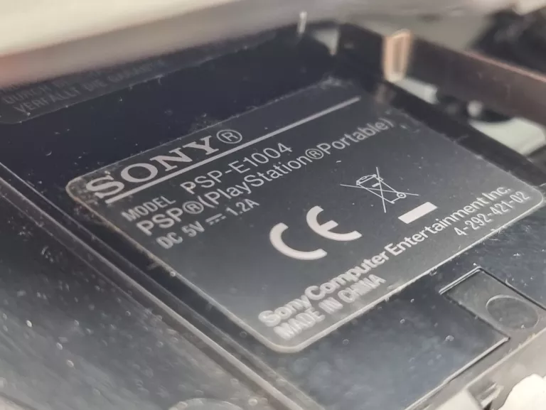 KONSOLA SONY PSP E1004 STREET CZARNY