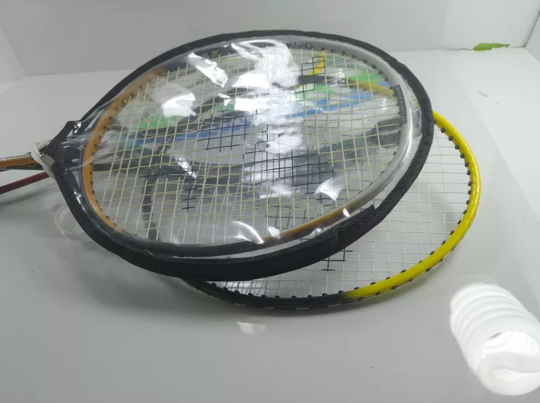 rakieta-do-badmintona-stan-uzywany