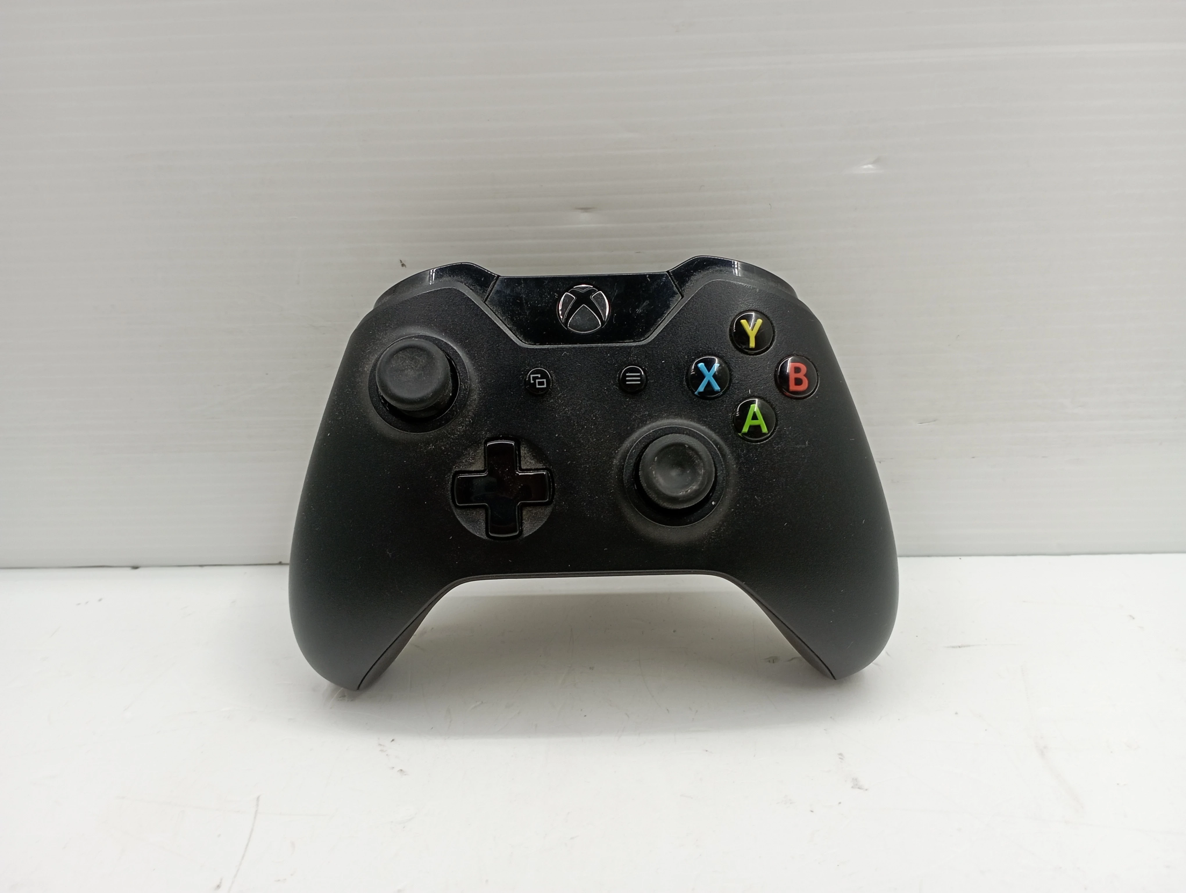 konsola-xbox-one-fat-1-tb-pad-ean-gtin-002105170114