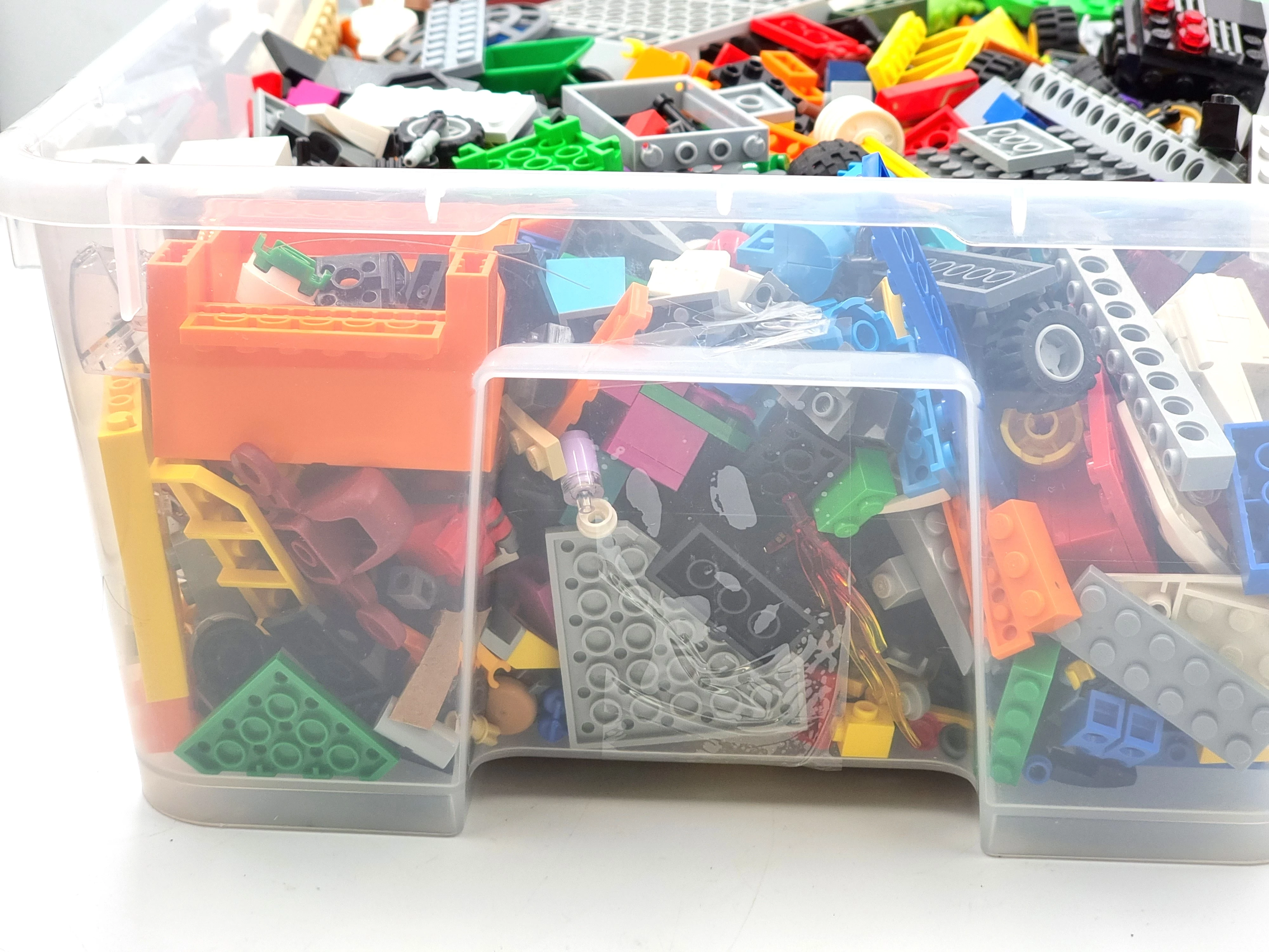 klocki-lego-okolo-4-kg-mix-w-pudelku-stan-uzywany