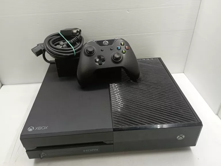 KONSOLA XBOX ONE  FAT  1 TB + PAD