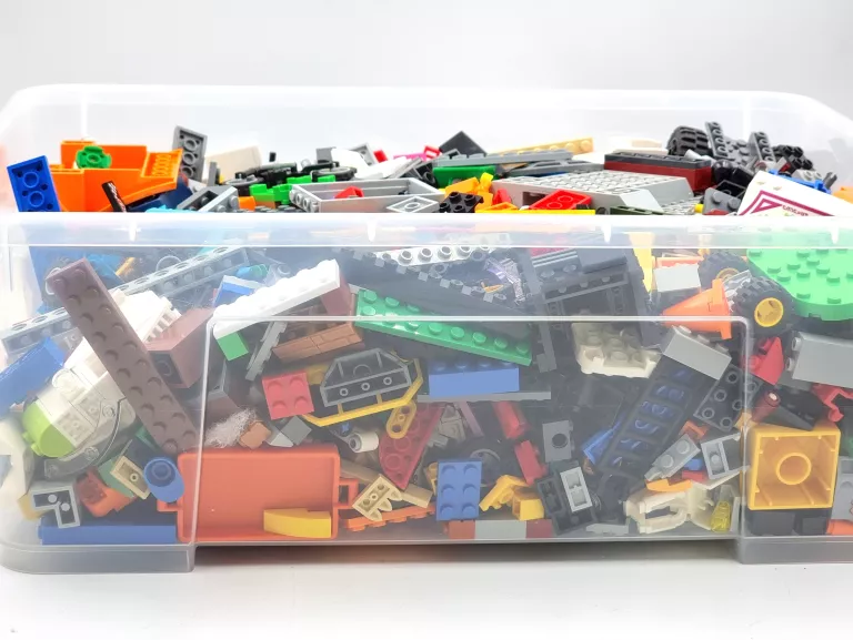 klocki-lego-okolo-4-kg-mix-w-pudelku-wiek-dziecka-4-lata