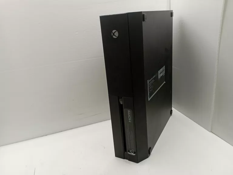 KONSOLA XBOX ONE  FAT  1 TB + PAD