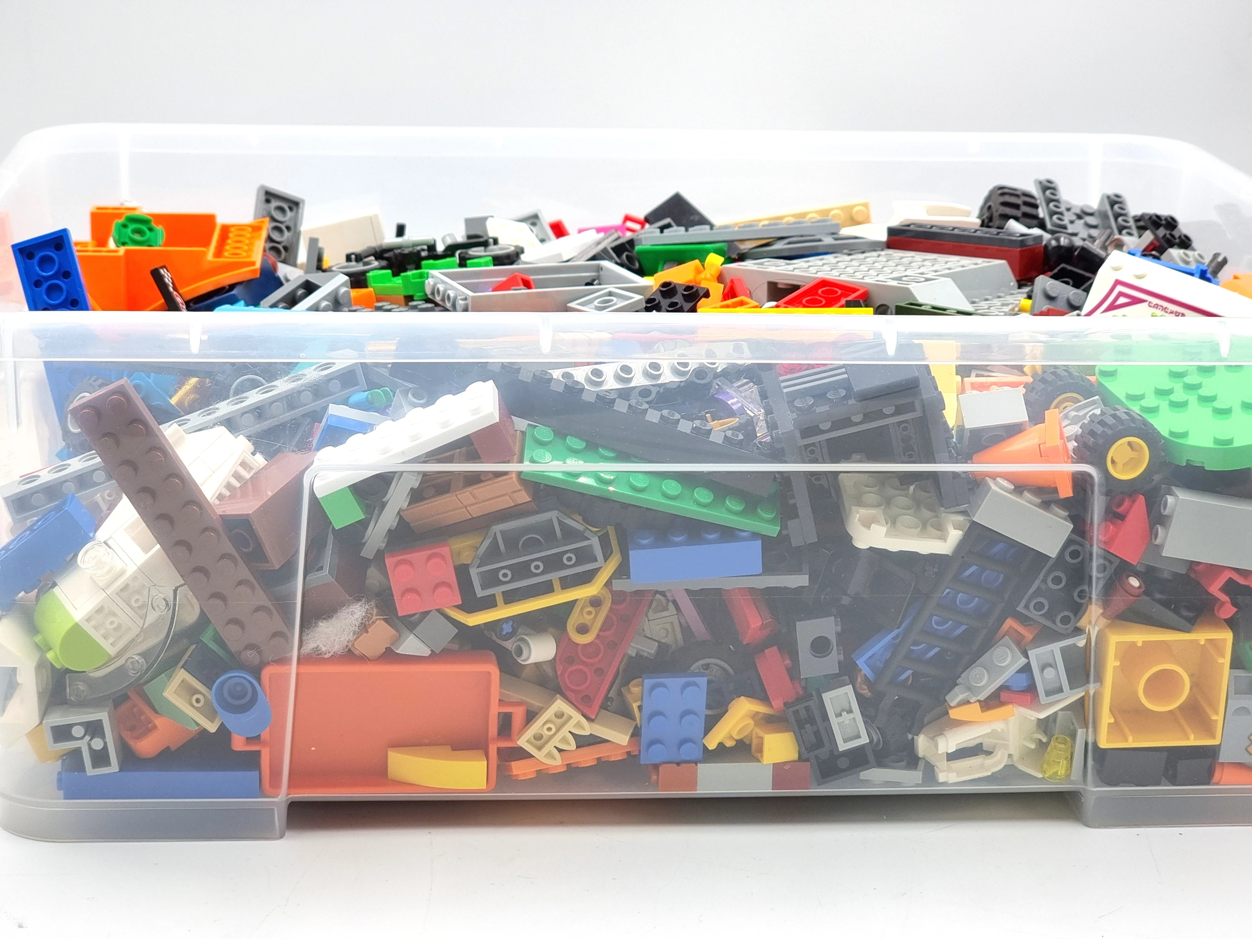 klocki-lego-okolo-4-kg-mix-w-pudelku-wiek-dziecka-4-lata