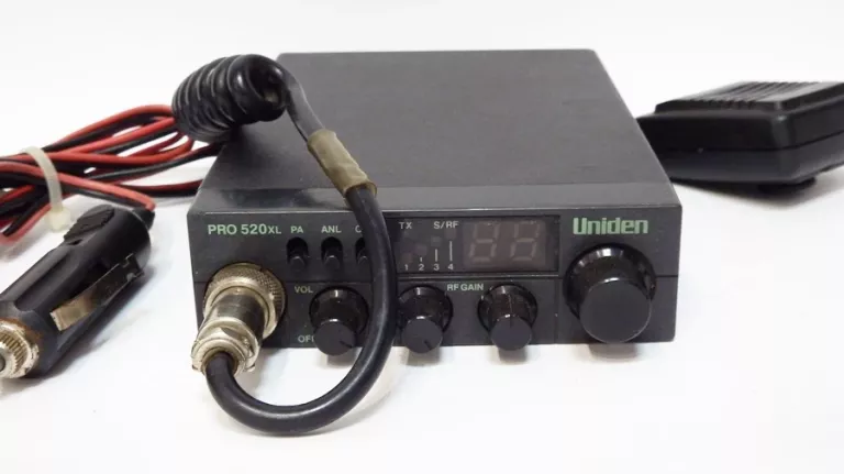 RADIO CB RADIO UNIDEN PRO 520XL + ANTENA PRESIDEN