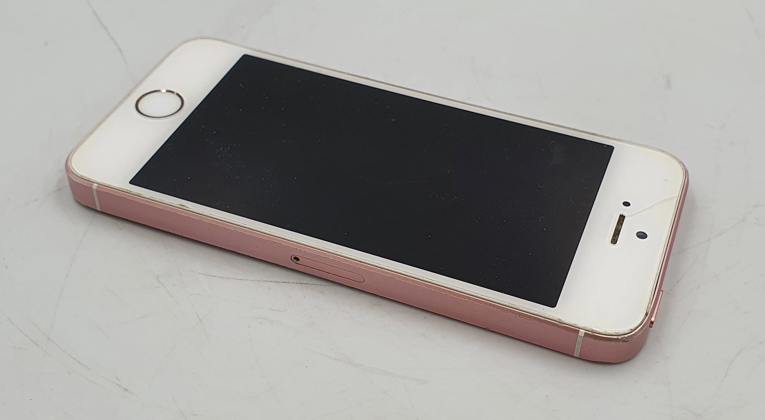 iphone-se-32-gb-bateria-100-typ-smartfon