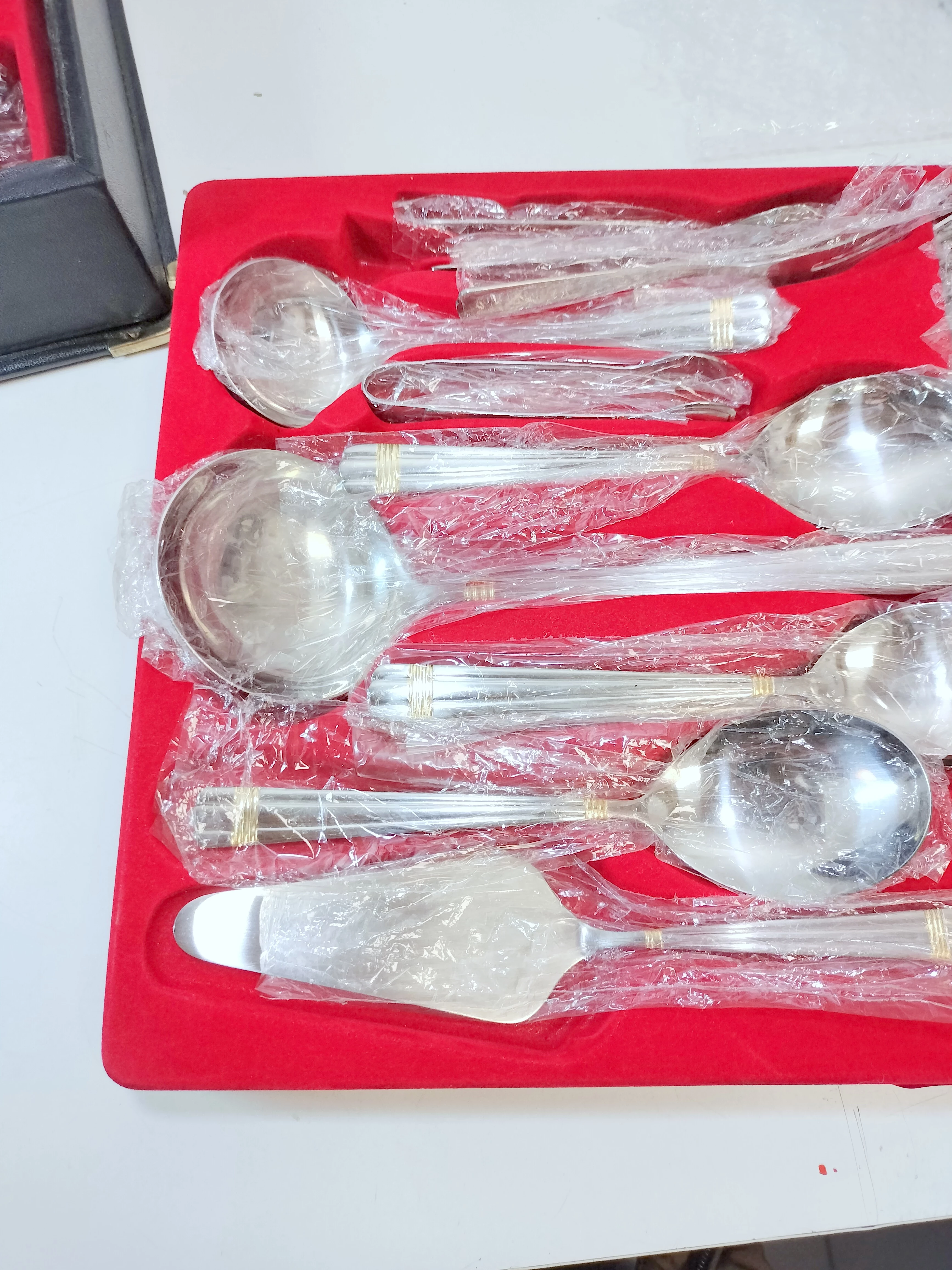 komplet-sztuccow-sztucce-edelstahl-rostfrei-12-os-kod-producenta-230218004