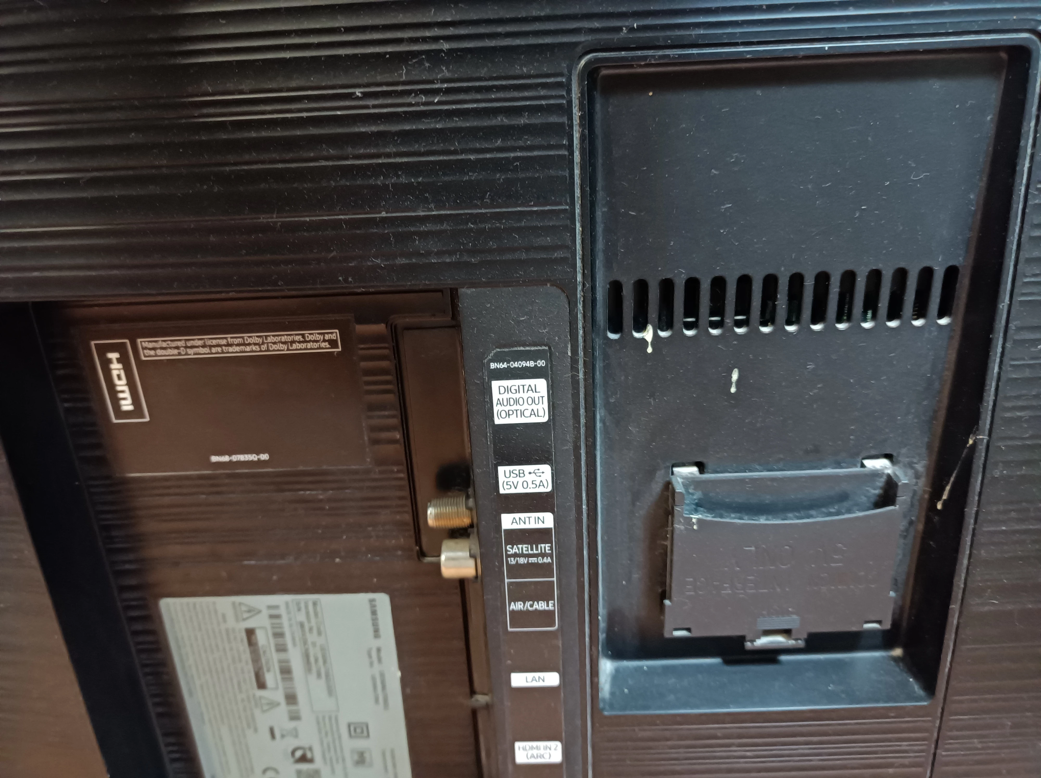 telewizor-samsung-ue50nu7092u-pilot-marka-samsung