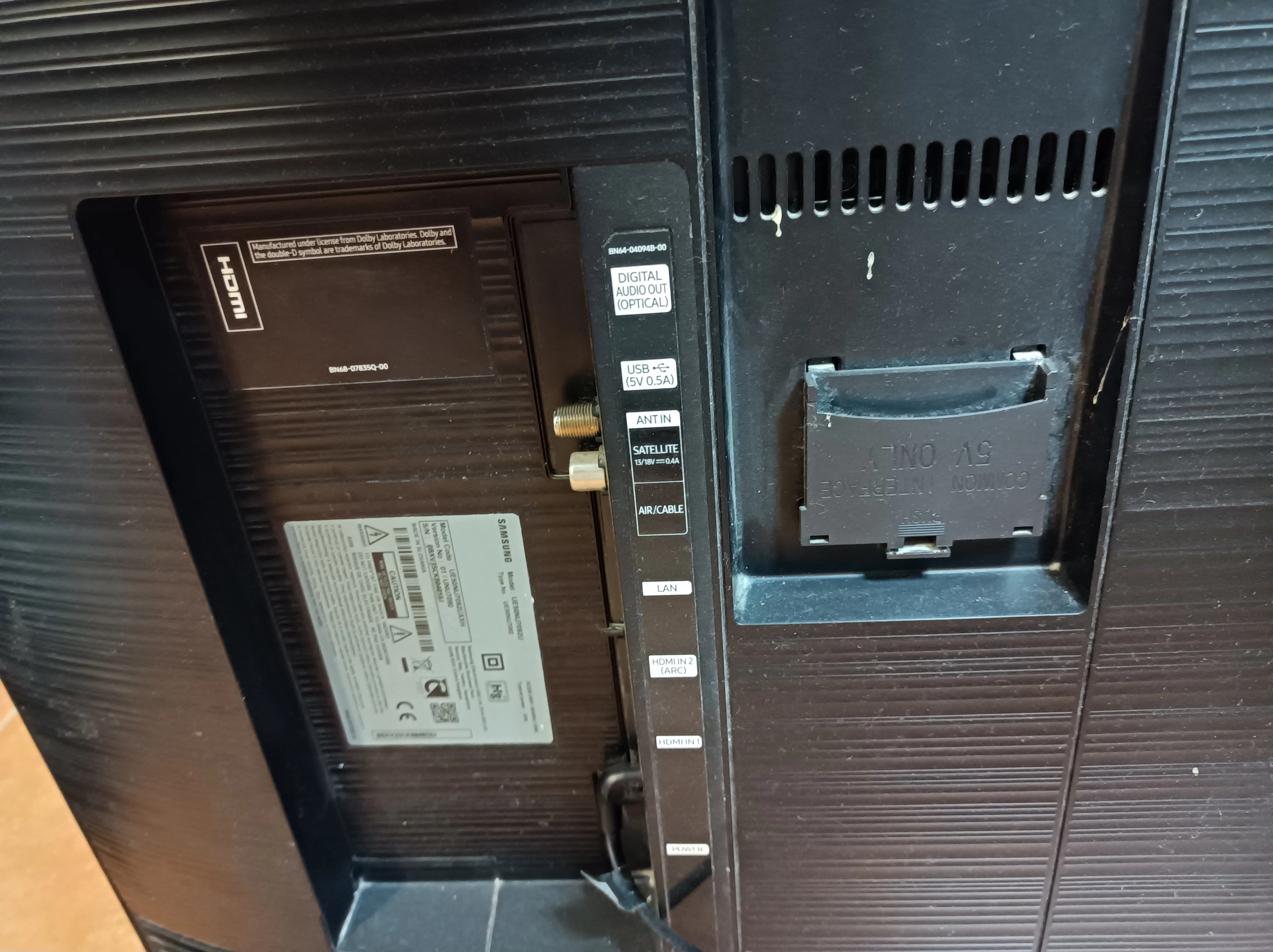 telewizor-samsung-ue50nu7092u-pilot-kod-producenta-ue50nu7092uxxh